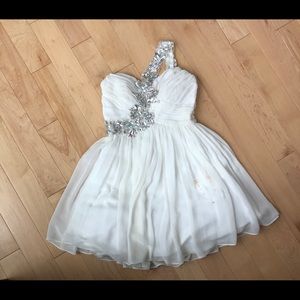 Beautiful formal/homecoming dress. Only worn once